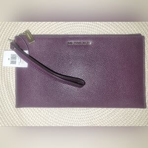 NWT Michael Kors Mercer Purple Pebbled Leather Wristlet Clutch